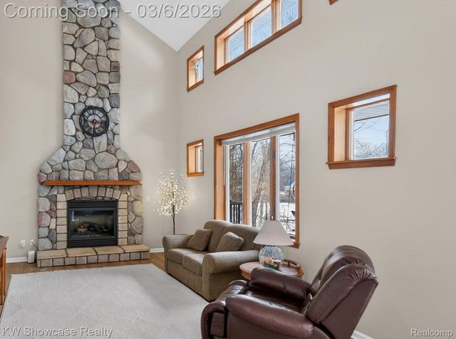 2031 Saint Clair Drive, Highland Charter Township, MI 48357