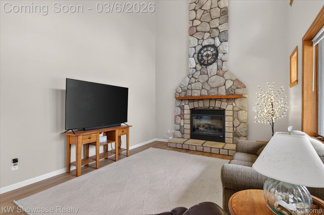 2031 Saint Clair Drive, Highland Charter Township, MI 48357