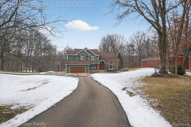 2031 Saint Clair Drive, Highland Charter Township, MI 48357