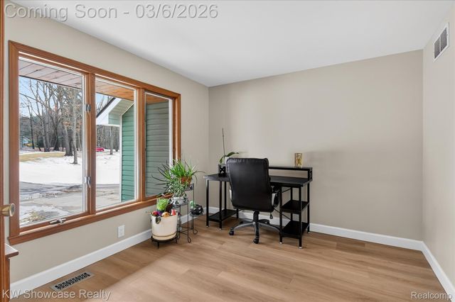 2031 Saint Clair Drive, Highland Charter Township, MI 48357