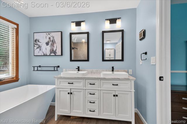 2031 Saint Clair Drive, Highland Charter Township, MI 48357