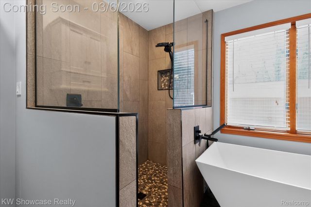 2031 Saint Clair Drive, Highland Charter Township, MI 48357