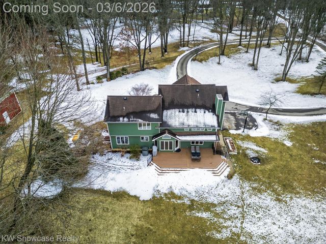 2031 Saint Clair Drive, Highland Charter Township, MI 48357