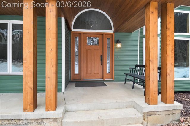 2031 Saint Clair Drive, Highland Charter Township, MI 48357