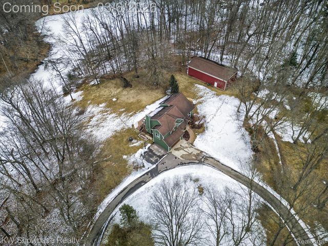 2031 Saint Clair Drive, Highland Charter Township, MI 48357