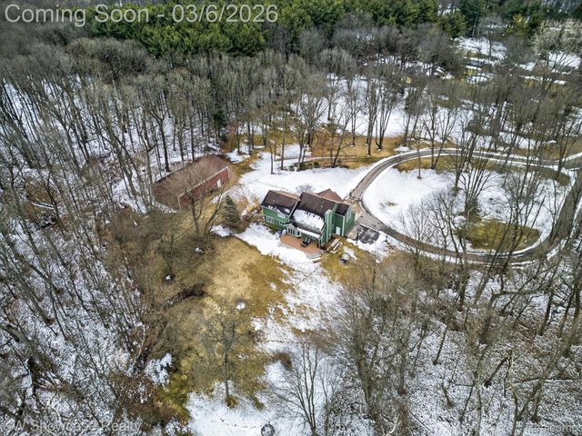 2031 Saint Clair Drive, Highland Charter Township, MI 48357