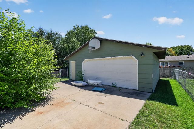 2068 48th Street NW, Rochester, MN 55901