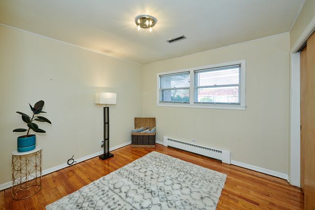 5500 Harvard Terrace, Skokie, IL 60077