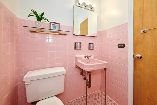 5500 Harvard Terrace, Skokie, IL 60077