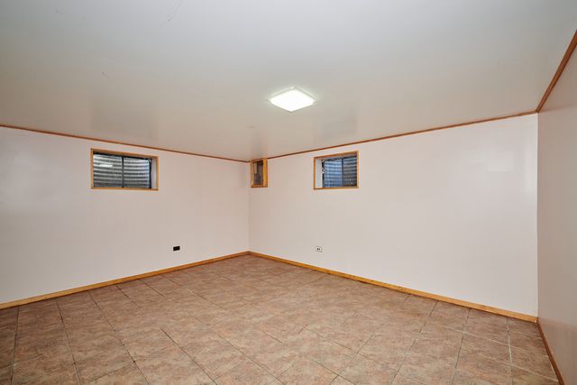5500 Harvard Terrace, Skokie, IL 60077