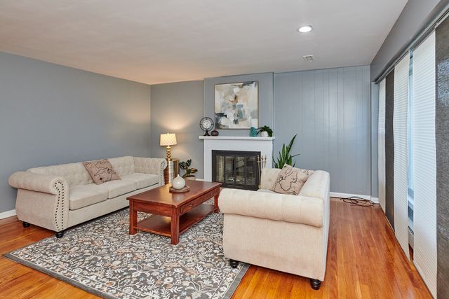 5500 Harvard Terrace, Skokie, IL 60077