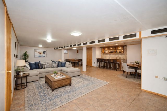 5500 Harvard Terrace, Skokie, IL 60077