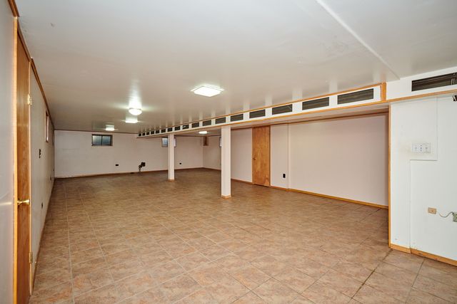5500 Harvard Terrace, Skokie, IL 60077