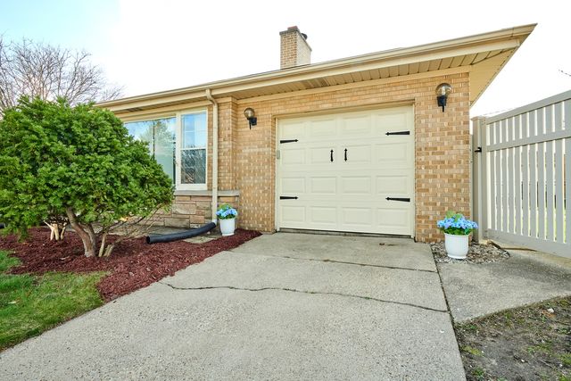 5500 Harvard Terrace, Skokie, IL 60077