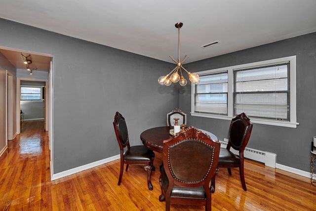 5500 Harvard Terrace, Skokie, IL 60077