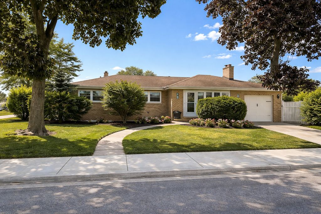 5500 Harvard Terrace, Skokie, IL 60077
