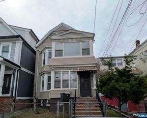 25 Maple Avenue, Irvington, NJ 07111
