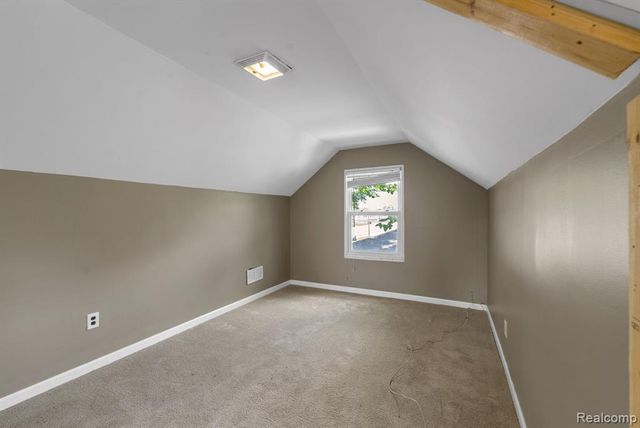 7641 Pelham Road, Allen Park, MI 48101