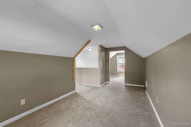7641 Pelham Road, Allen Park, MI 48101