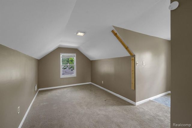 7641 Pelham Road, Allen Park, MI 48101