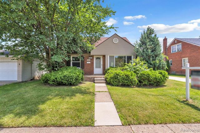 7641 Pelham Road, Allen Park, MI 48101