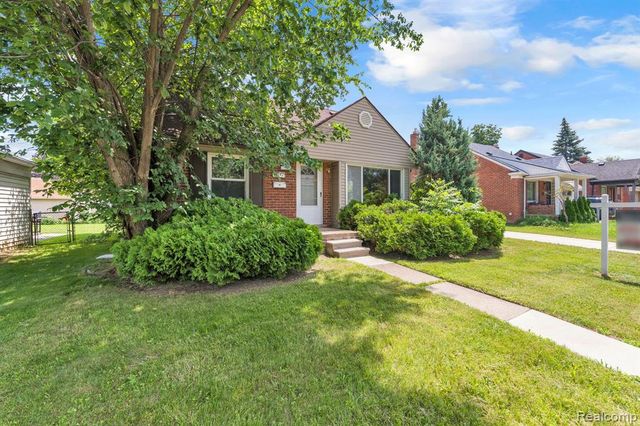7641 Pelham Road, Allen Park, MI 48101