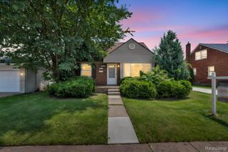 7641 Pelham Road, Allen Park, MI 48101