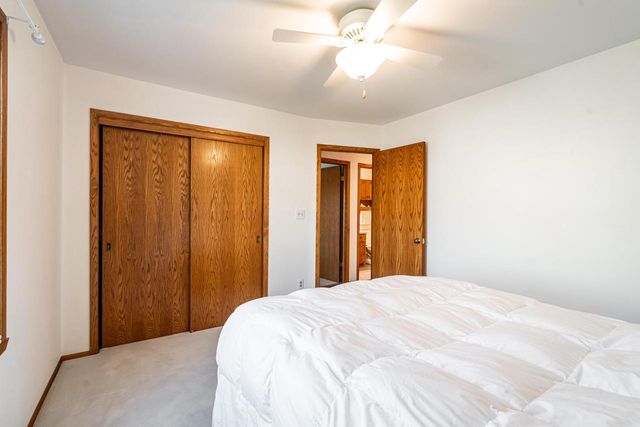 1507 Cherrywood DRIVE, Waukesha, WI 53188