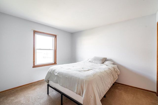 1507 Cherrywood DRIVE, Waukesha, WI 53188