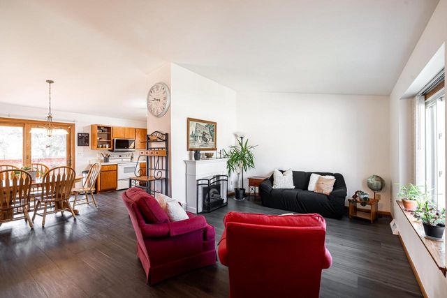 1507 Cherrywood DRIVE, Waukesha, WI 53188