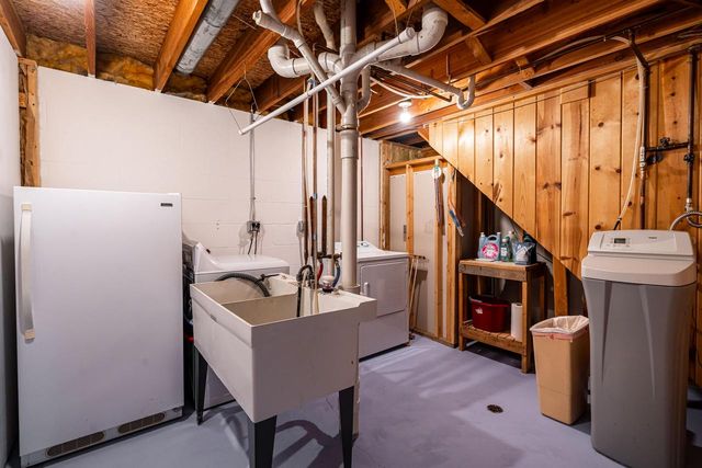 1507 Cherrywood DRIVE, Waukesha, WI 53188