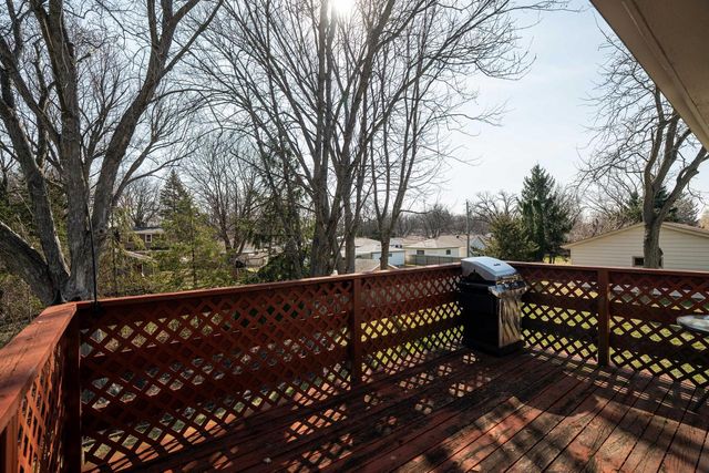 1507 Cherrywood DRIVE, Waukesha, WI 53188