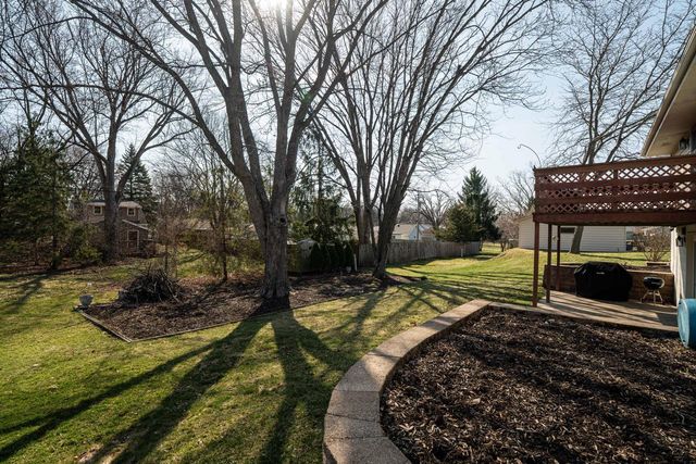 1507 Cherrywood DRIVE, Waukesha, WI 53188