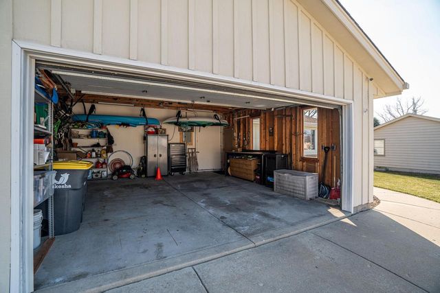 1507 Cherrywood DRIVE, Waukesha, WI 53188