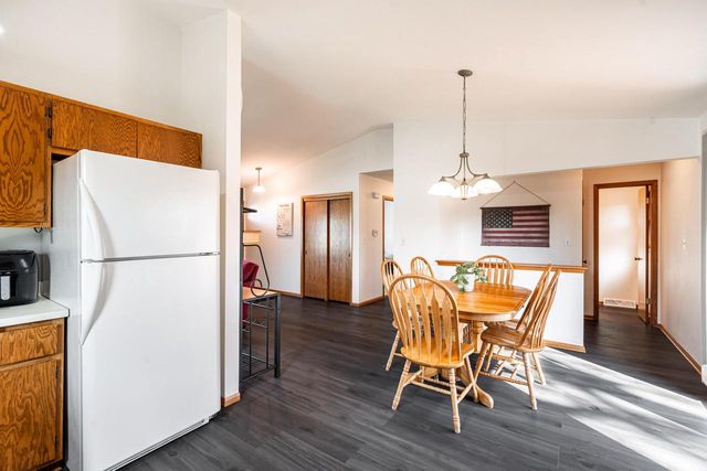 1507 Cherrywood DRIVE, Waukesha, WI 53188