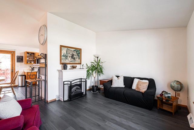 1507 Cherrywood DRIVE, Waukesha, WI 53188