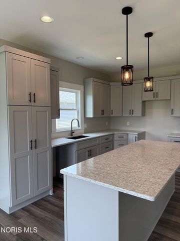 2226 Gunn Road, Holland, OH 43528