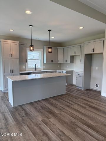 2226 Gunn Road, Holland, OH 43528