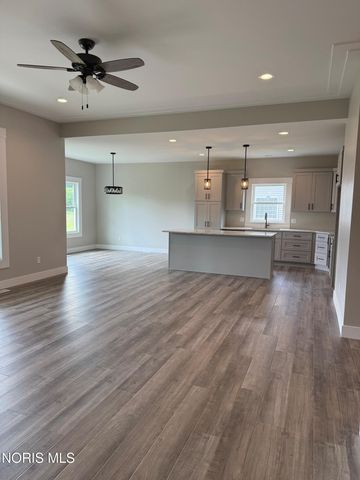 2226 Gunn Road, Holland, OH 43528
