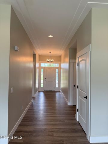 2226 Gunn Road, Holland, OH 43528