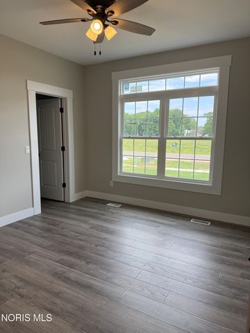 2226 Gunn Road, Holland, OH 43528