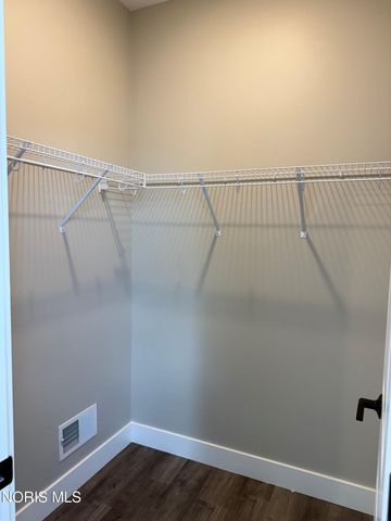 2226 Gunn Road, Holland, OH 43528