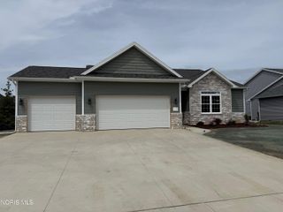 2226 Gunn Road, Holland, OH 43528