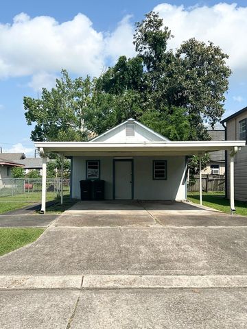 1300 Honduras Street, Houma, LA 70360