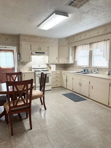 1300 Honduras Street, Houma, LA 70360