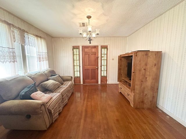 1300 Honduras Street, Houma, LA 70360