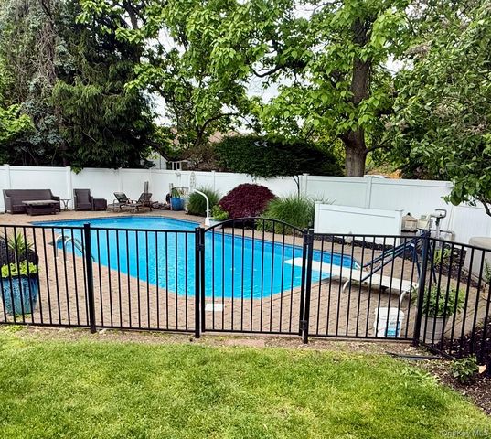 60 Thadford Street, East Northport, NY 11731