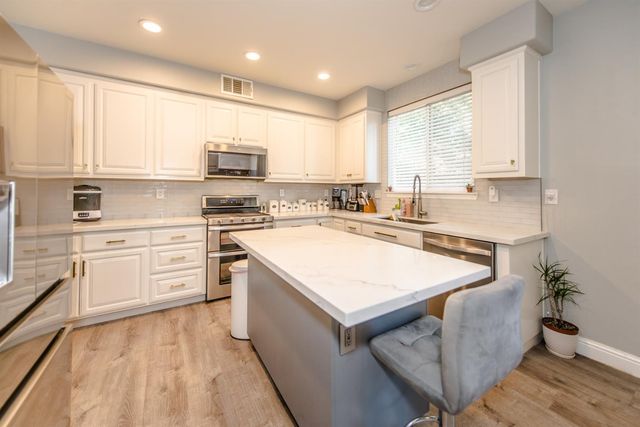 2373 Donner Pass Ave, Sacramento, CA 95835