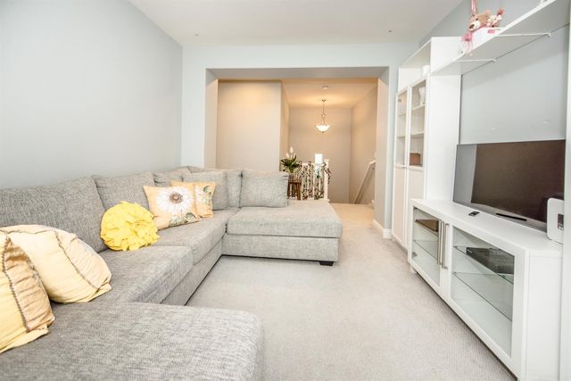 2373 Donner Pass Ave, Sacramento, CA 95835