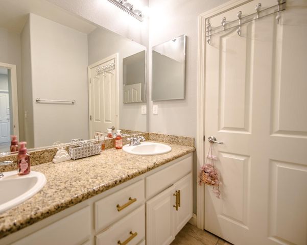 2373 Donner Pass Ave, Sacramento, CA 95835